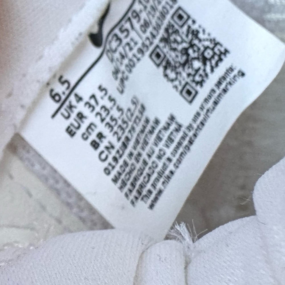 Nike - Women’s Fontanka Waffle Sneakers - Size 6.5 - White - Worn 2 times - Picture 2 of 10